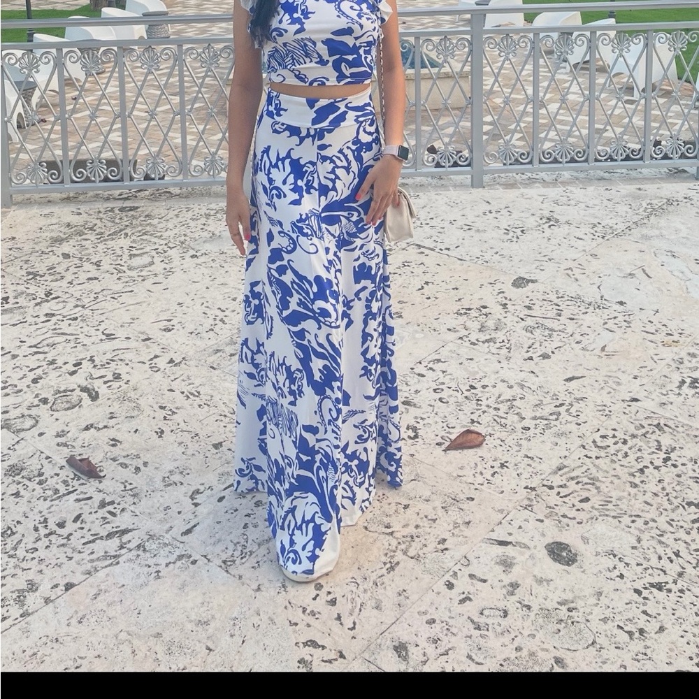 Elegant Blue and White Floral Maxi Skirt (2 piece set)